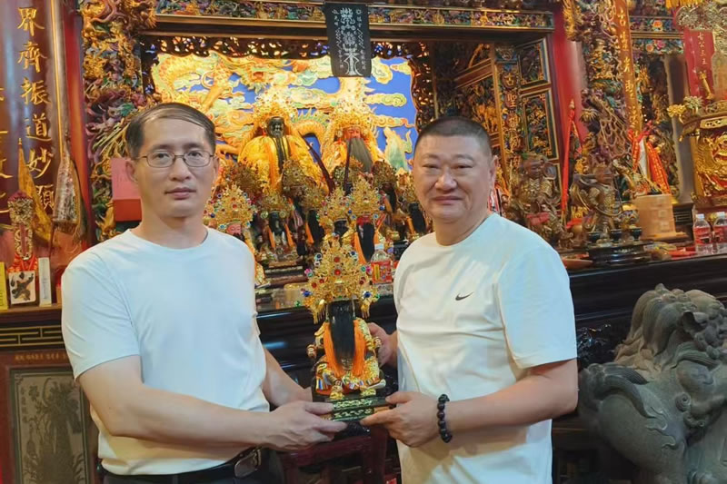 洲美三王公神恩显赫 交大博士迎灵分尊 法脉跨海传上海 洲美三王公神恩显赫 交大博士迎灵分尊 法脉跨海传上海